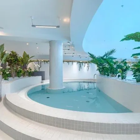 Hanza Tower Club Pool & Sauna & Jacussi & *