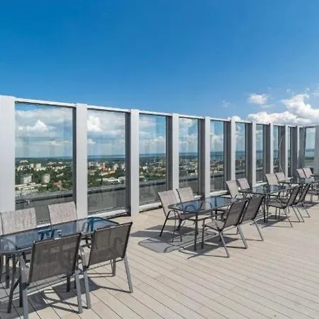 Hanza Tower Club Pool & Sauna & Jacussi & Apartmán *